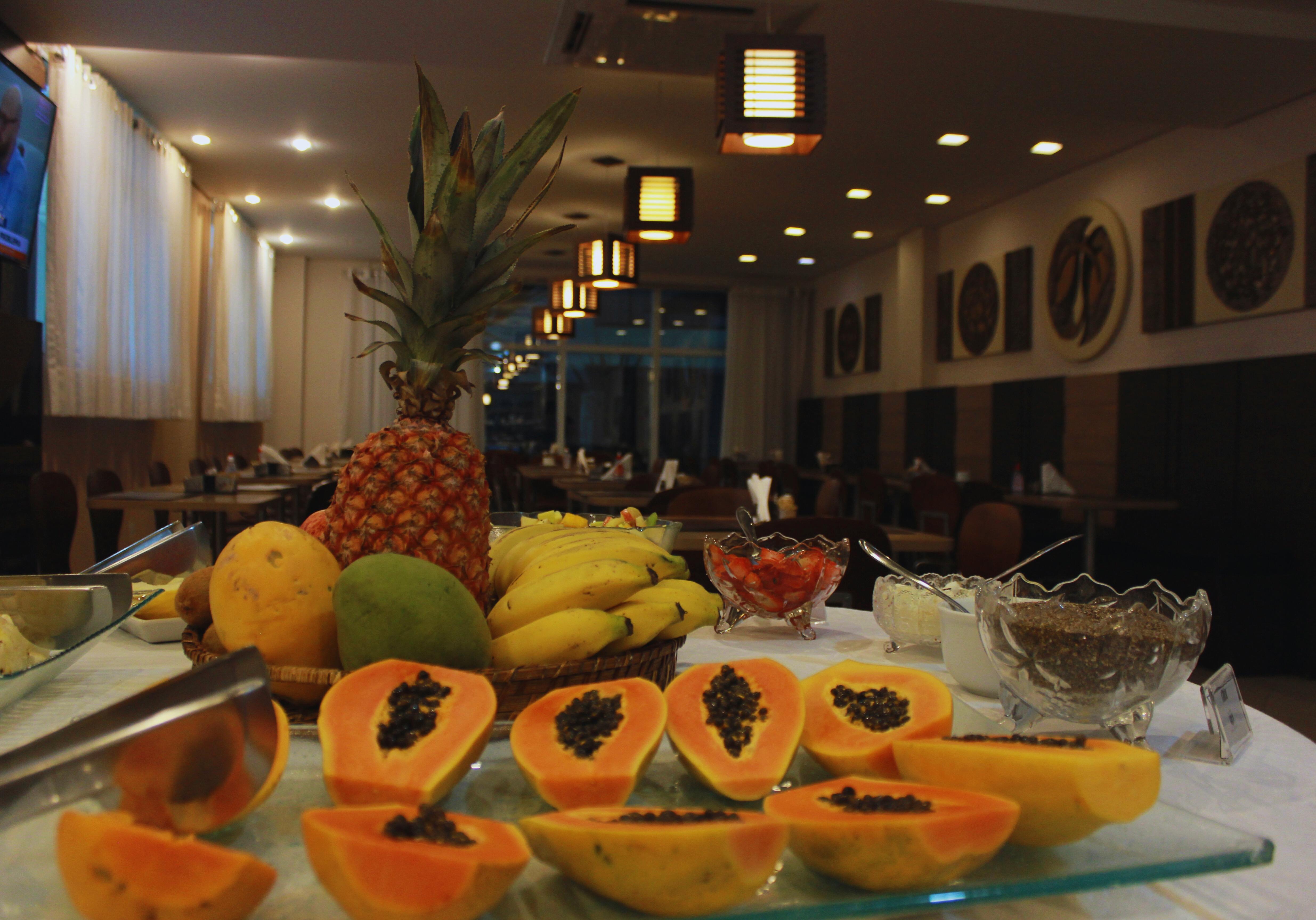 Gontijo Inn Hotel Itajubá Zewnętrze zdjęcie A fruit buffet