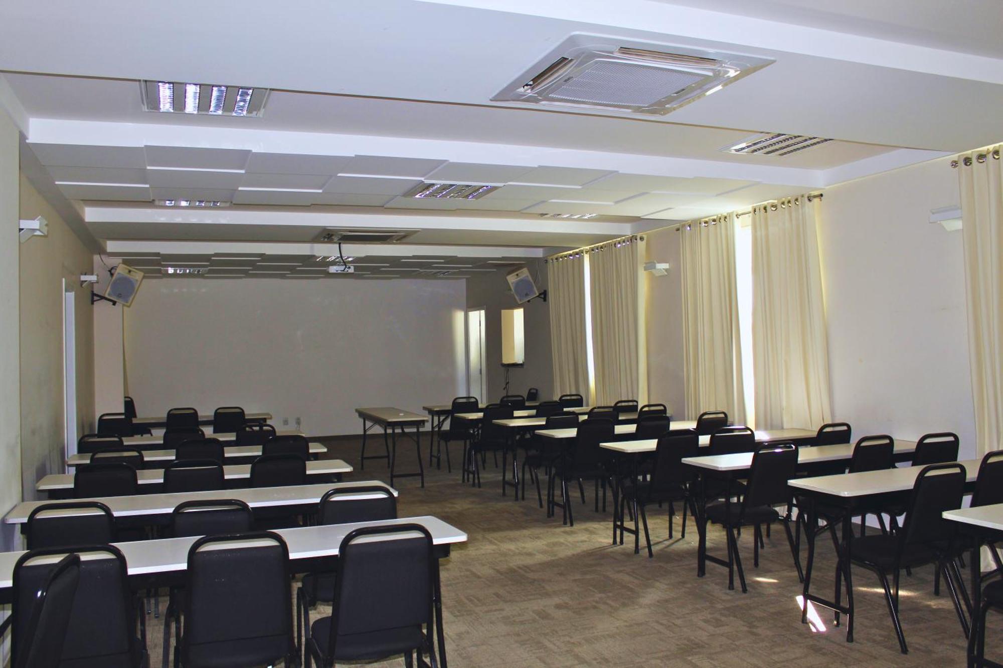 Gontijo Inn Hotel Itajubá Zewnętrze zdjęcie A typical classroom at the university