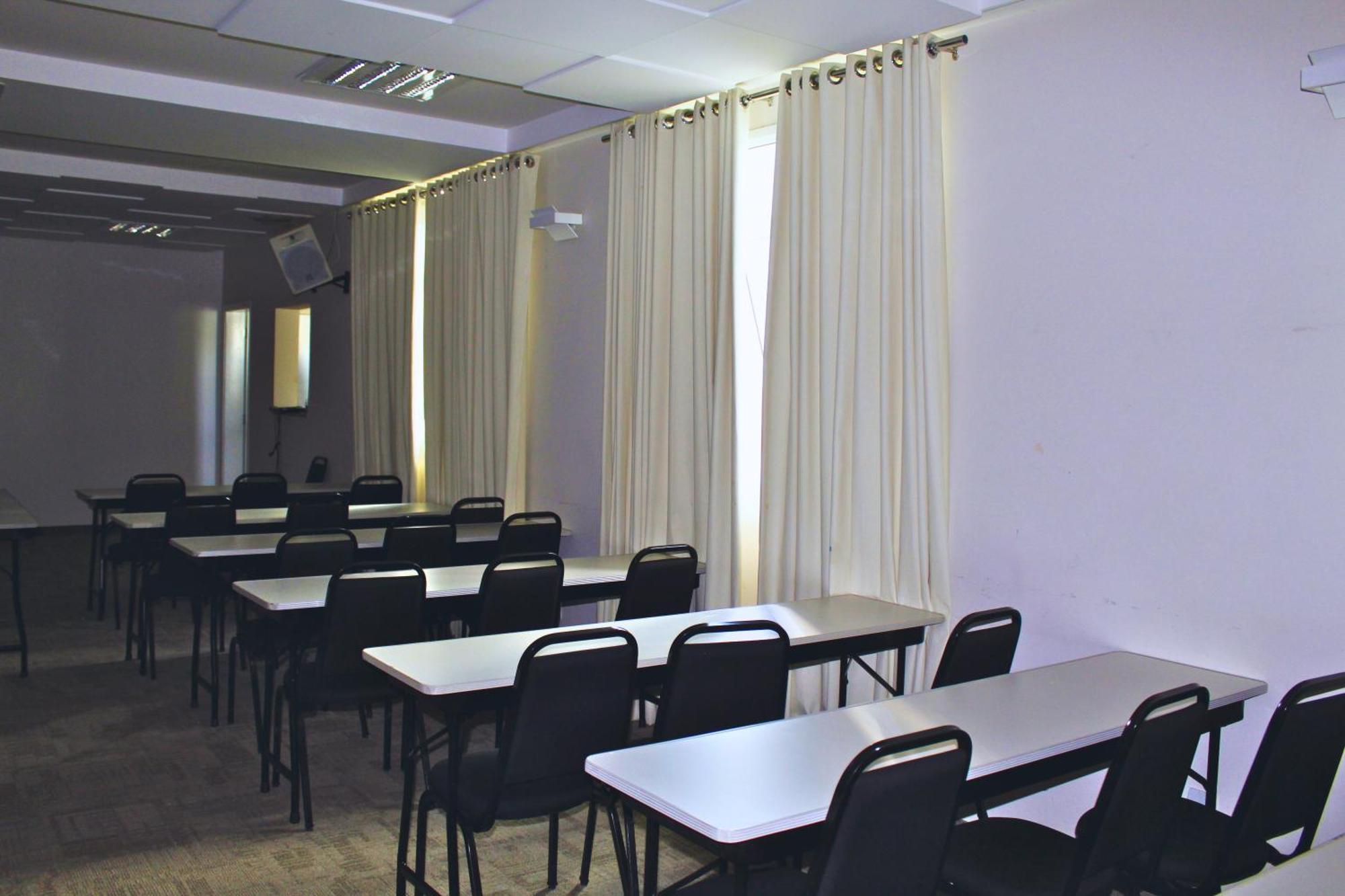 Gontijo Inn Hotel Itajubá Zewnętrze zdjęcie A typical classroom at the university